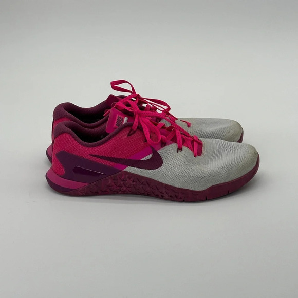 Nike Metcon 3 Cross Training Shoes Womens Size 11 EUR 43 Pure Platinum Tea Berry - Picture 1 of 9
